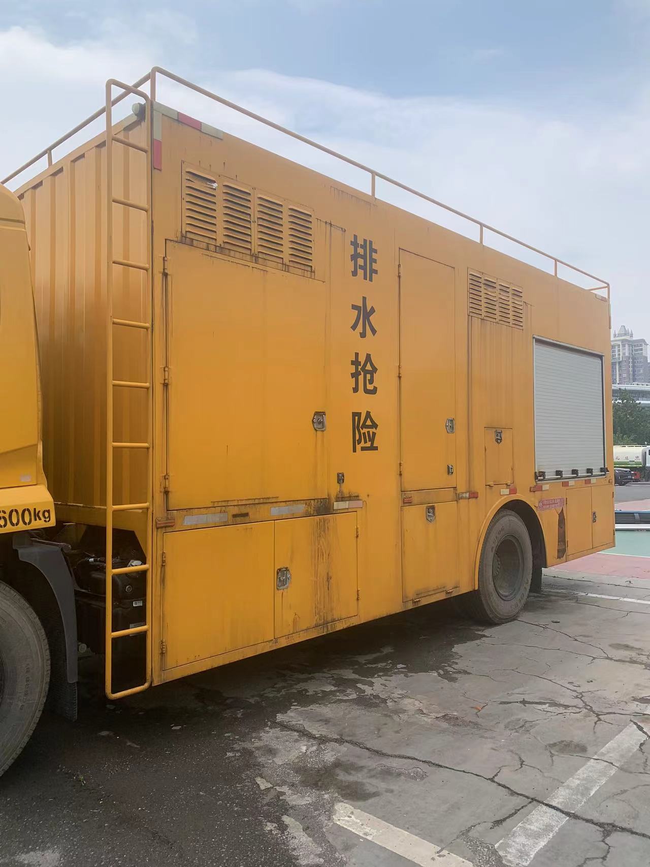 应急抢险泵车